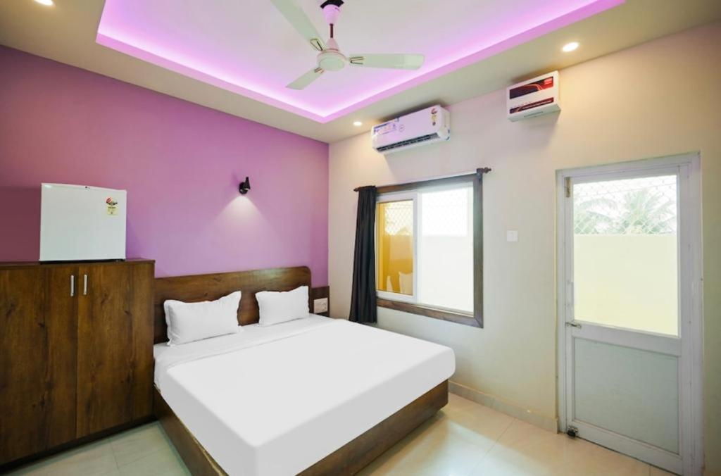 Hotel Palace Near Railway Station